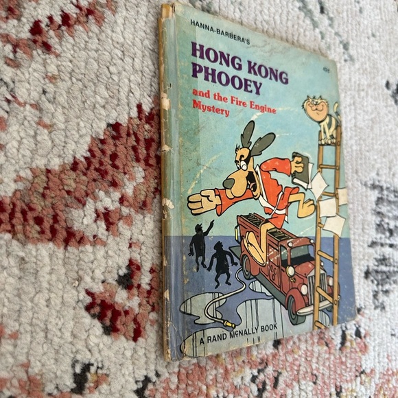 Hong Kong Phoney and the Fire Engine Mystery by Diane Sherman/Vintage 1977 book - Picture 2 of 9